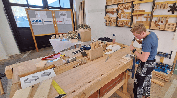 Podporujeme mladých stolárov